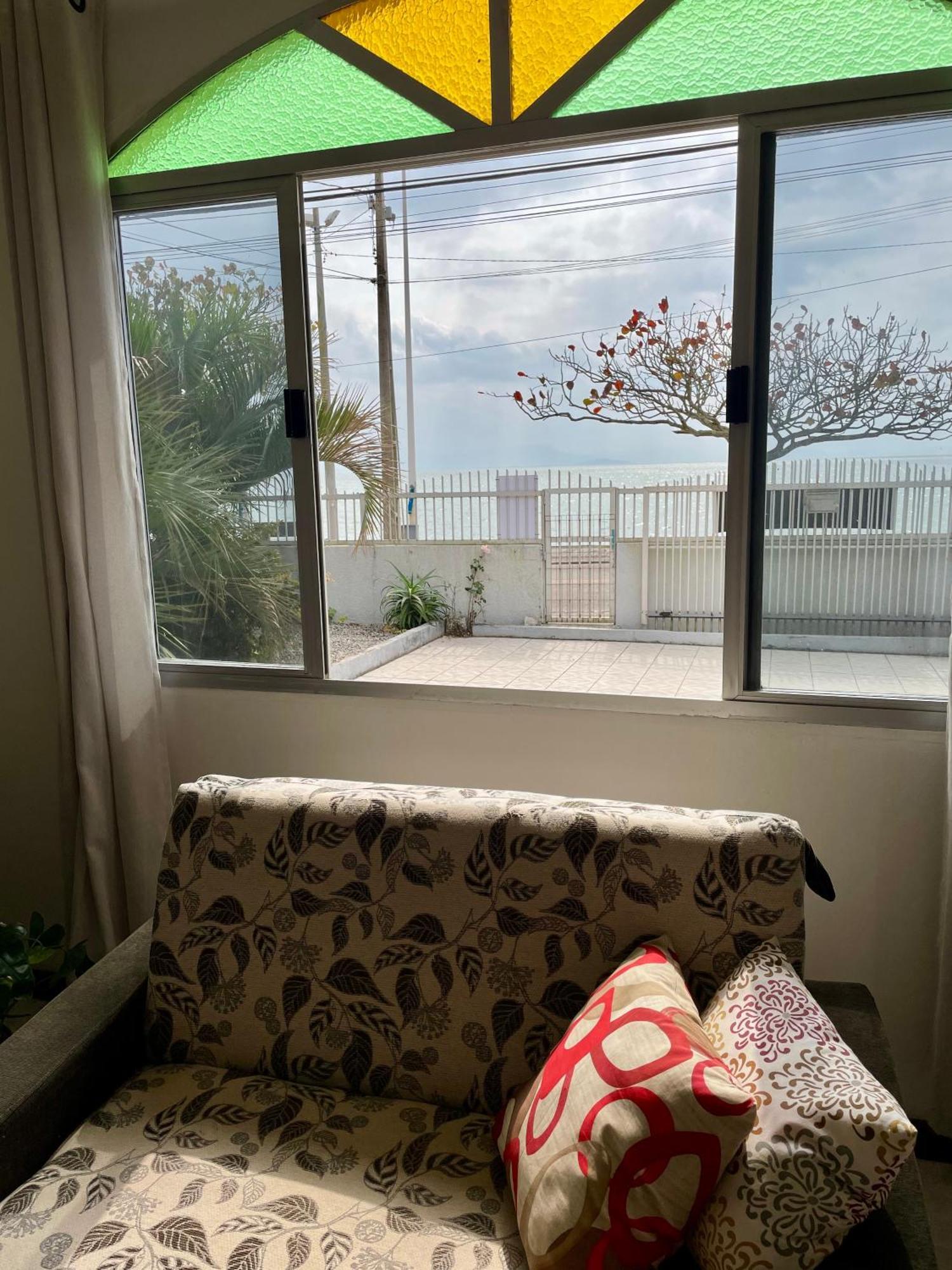 Casa Em Frente Ao Mar No Ribeirao Da Ilha Holiday home *